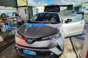 TOYOTA C-HR 1.8 Hybrid E-CVT Style