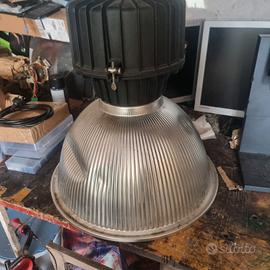 lampada per garage/magazzino/capannone
