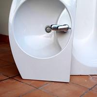 Lavabo Catalano con rubinetto Hansa