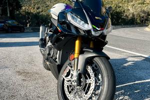 Aprilia Tuono v4 Factory Ultra Dark