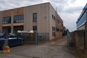 Capannone a Villasanta