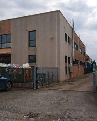 Capannone a Villasanta