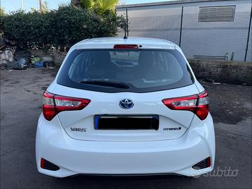 Toyota Yaris Active 1.5 full hybrid