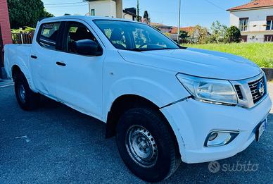 Nissan Navara 2.3 dCi 4WD Double Cab N-Connecta !!