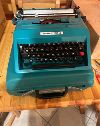 Macchina da scrivere Olivetti studio 45