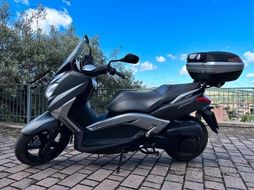 Yamaha X-Max 250
