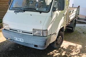 camioncino Nissan trade 100