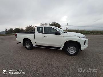 fuoristrada l 200 Mitsubishi 