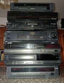 7 tra VHS e DVD piu' 2 mini stereo da riparare