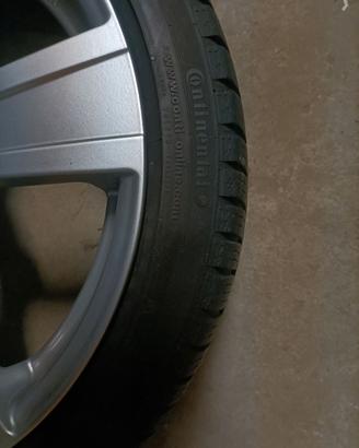 Pneumatici invernali con cerchi