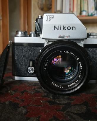 NIKON F