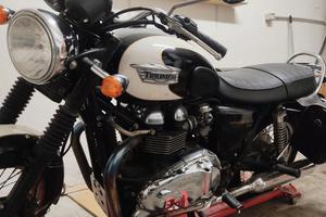 Triumph Bonneville T100- Full Optional