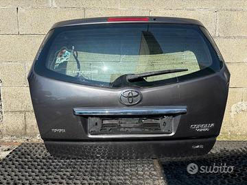 Portellone baule posteriore Toyota Corolla Verso 2