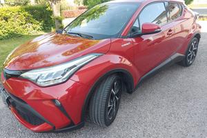 Toyota ibrida chr
