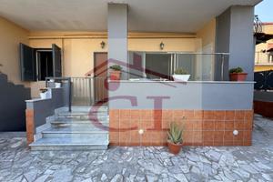 Bilocale arredato con terrazzo cod. 521
