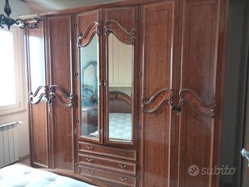 Camera da letto matrimoniale completa.