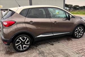 RENAULT CAPTUR 1.5 diesel 90 cv cambio automa 2016
