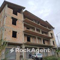PALAZZO IN COSTRUZIONE