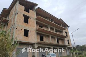 PALAZZO IN COSTRUZIONE