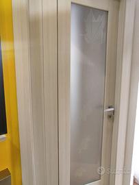 Porta a libro asimmetrico con vetro 80 x 210 SX