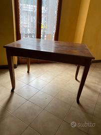 Tavolo rettangolare in legno 