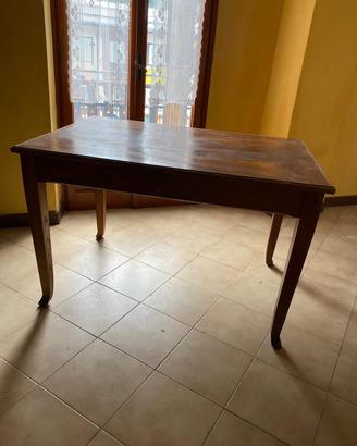 Tavolo rettangolare in legno 