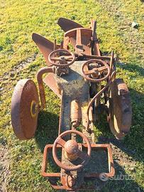 Aratro bivomere trainato storico epoca storico