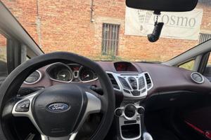 FORD FIESTA TITANIUM GPL