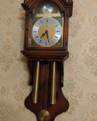 orologio a pendolo con cassa in legno 