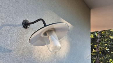Lampada a collo d'oca da esterni a parete
