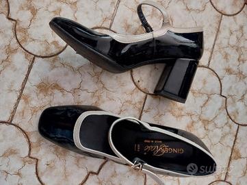 scarpe con tacco quadrato 