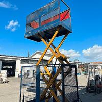 Piattaforma a forbice con piano di lavoro a 3700mm
