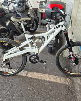 Mtb dh cannondle