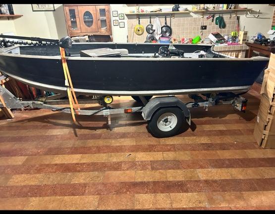 Canadian 372 allestita bassboat