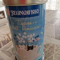 Barattolo di latta sigillato con 12 tisane 