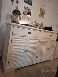 mobile coloniale in legno bianco 