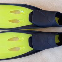 2 coppie di pinne da bambino