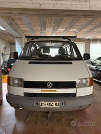 Volkswagen Transporter 9 posti