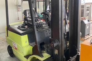 Muletto frontale carrello elevatore 25 q.li usato