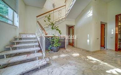 TAINO - CASA INDIPENDENTE CON GIARDINO