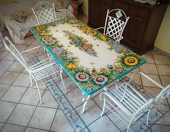 Tavolo in pietra lavica vietrese maiolicato a mano