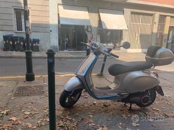 Scooter Vespa elettrica elettrico 2021 70kmh
