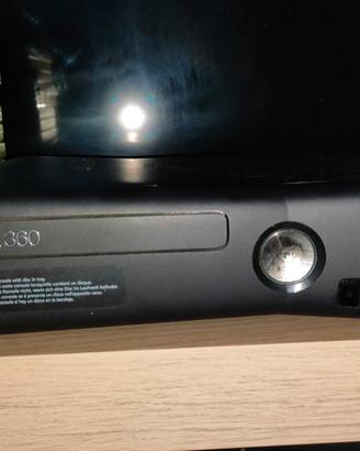 Xbox 360 slim + 2 joystick + 13 giochi