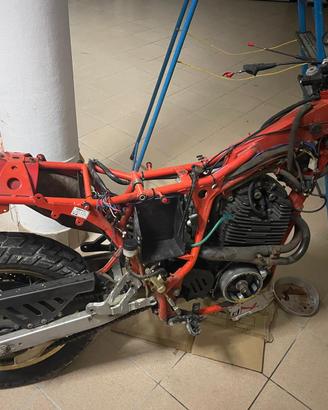 Aprilia etx 350 86’ oppure pezzi singoli