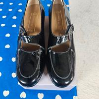 scarpe in vernice taglia 40 nuove 