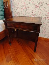 Tavolino con piano in pelle legno ciliegio