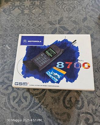 telefono cellulare 8700 motorola 