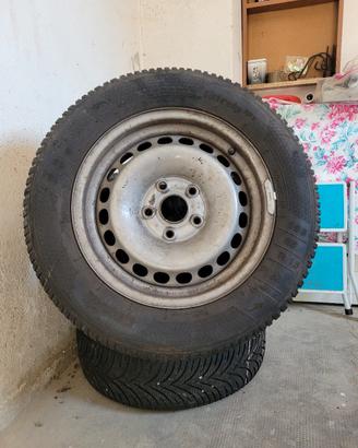 cerchi in ferro con gomme invernali 