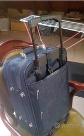 Valiggia, con ruote. marchio Roberta di Camerino. 