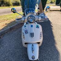 Vespa 300 gts